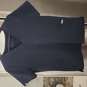 Figs Technical collection Women's 2 Pocket Scrubs Top Size M Style # FW1100